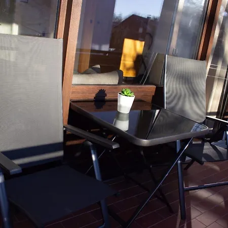 Prize Kueche Balkon Parken Netflix 5 Personen Appartement *